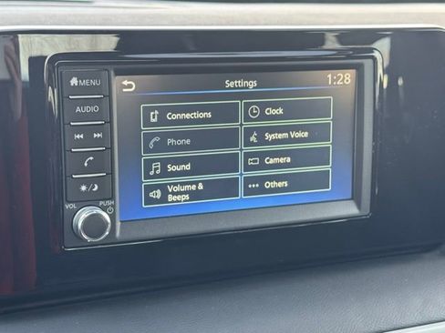 Certified 2025 Nissan Kicks S image 29