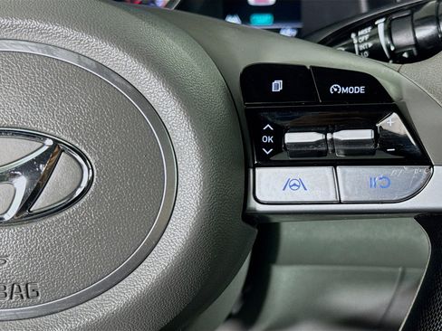 Used 2023 Hyundai Elantra SEL image 14