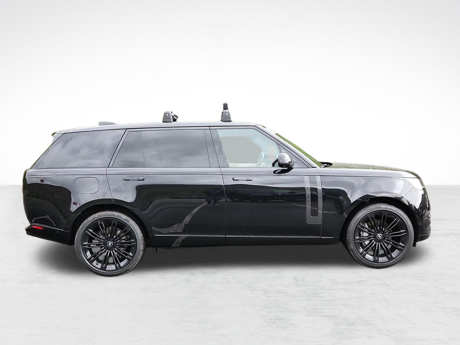 Used 2025 Land Rover Range Rover Long Wheelbase SE AWD/4WD image 7