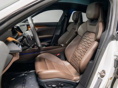 Used 2023 Audi e-tron GT Prestige image 5