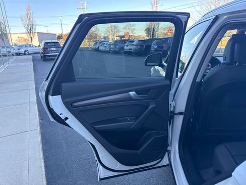 Used 2024 Audi Q5 e Premium image 19