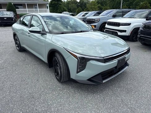 Used 2025 Kia K4 EX FWD image 2