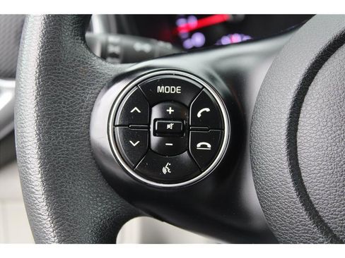 Used 2022 Kia Soul LX image 17