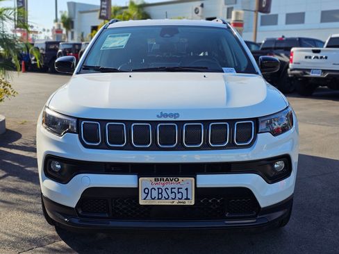Used 2022 Jeep Compass Latitude AWD/4WD image 2
