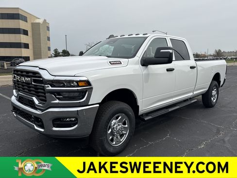 New 2026 RAM 3500 Tradesman AWD/4WD image 4