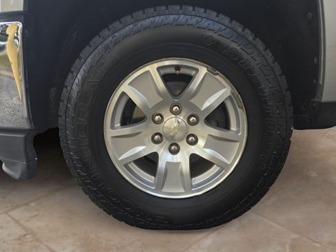 Used 2019 Chevrolet Silverado 1500 LT AWD/4WD image 26