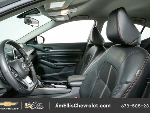 Used 2024 Nissan Altima 2.5 SR FWD image 5