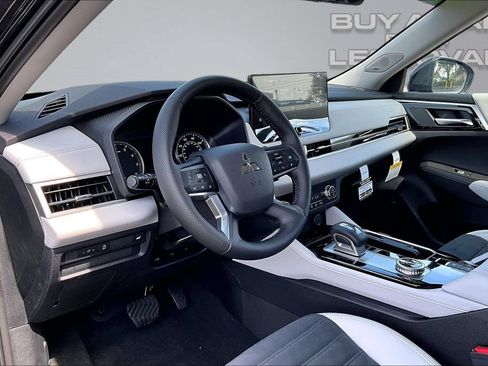 New 2026 Mitsubishi Outlander SE AWD/4WD image 6