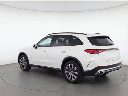 Used 2024 Mercedes-Benz GLC 300 4MATIC image 6