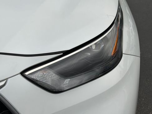 Used 2023 Toyota Highlander LE image 11