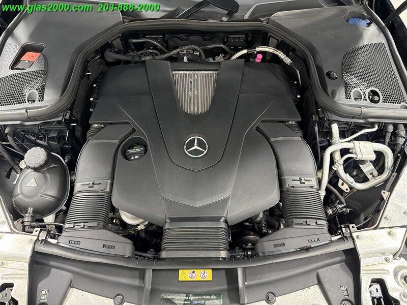 Used 2017 Mercedes-Benz E 400 4MATIC Wagon image 18
