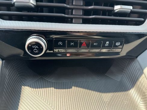 New 2025 Ford Explorer Active w/ Active Comfort Package image 27