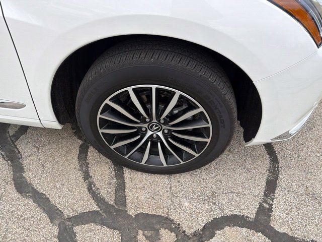 Used 2025 Acura RDX w/ Advance Package AWD/4WD image 2