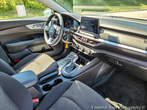 Used 2023 Kia Forte LXS FWD image 28