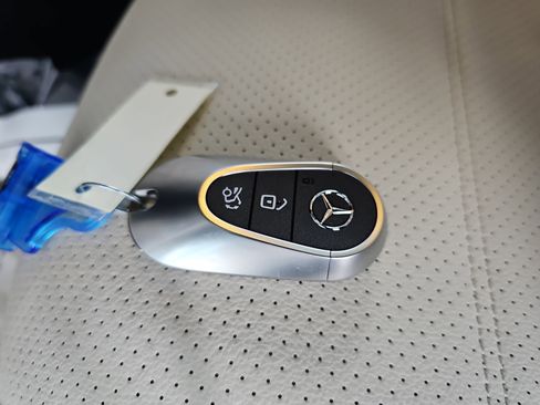 Certified 2026 Mercedes-Benz GLC 300 4MATIC image 38