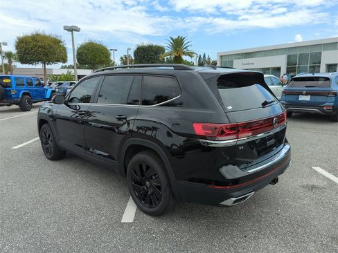 New 2025 Volkswagen Atlas SE image 7