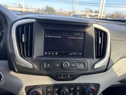 Used 2022 GMC Terrain SLE w/ Driver Convenience Package image 14