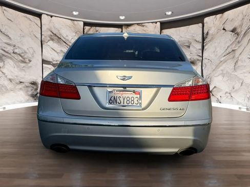 Used 2011 Hyundai Genesis 4.6 RWD image 3