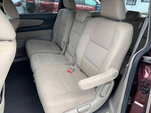 Used 2016 Honda Odyssey SE image 3