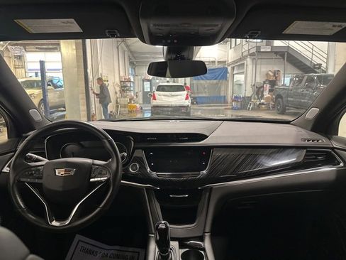 Used 2023 Cadillac XT6 Premium Luxury image 17