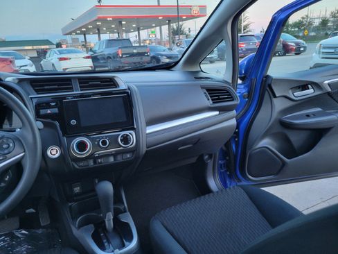 Used 2019 Honda Fit EX image 28