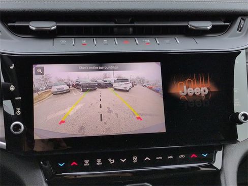 New 2026 Jeep Grand Cherokee Altitude image 21