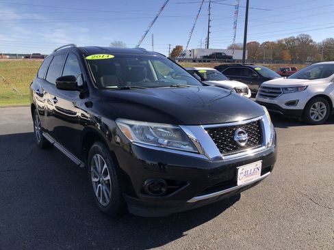 Used 2014 Nissan Pathfinder SV image 7