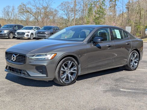 Used 2021 Volvo S60 T8 R-Design Expression image 5