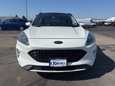 Used 2020 Ford Escape Titanium image 4