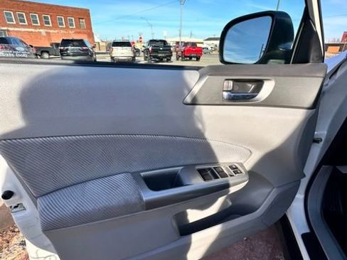 Used 2010 Subaru Forester 2.5X Premium image 18