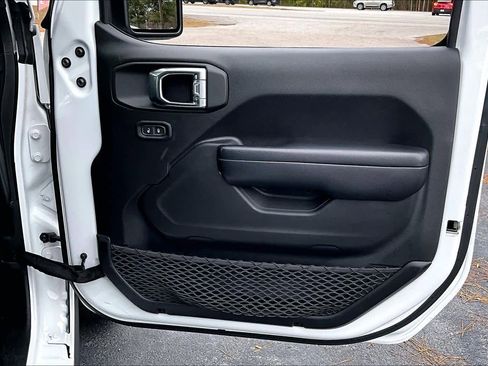 Used 2021 Jeep Wrangler Unlimited Sport image 22