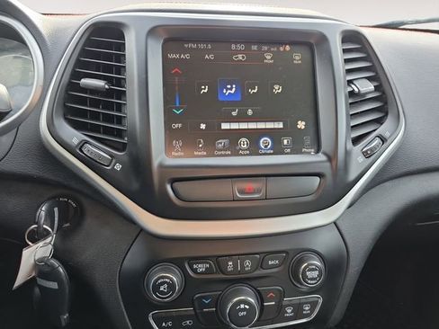 Used 2015 Jeep Cherokee Trailhawk w/ Cold Weather Group image 10