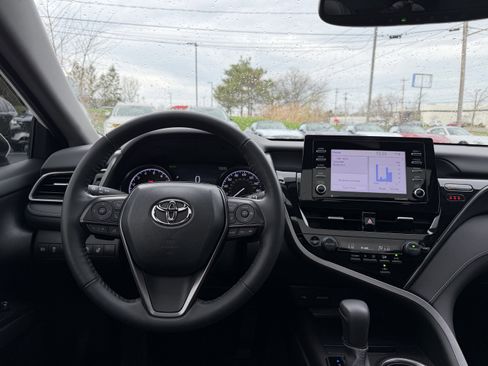 Used 2023 Toyota Camry SE w/ Cold Weather Package image 13