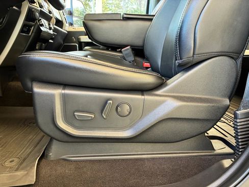 Used 2019 Ford F150 Lariat image 16