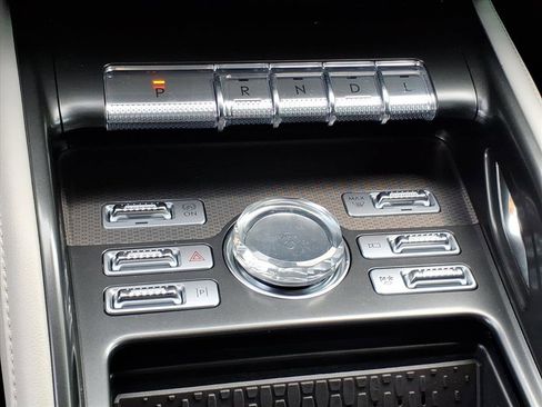 Used 2025 Lincoln Nautilus Premier image 20