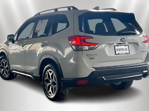 Used 2023 Subaru Forester Premium image 4