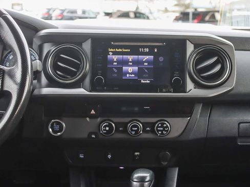 Used 2017 Toyota Tacoma TRD Sport w/ Tow Package image 18