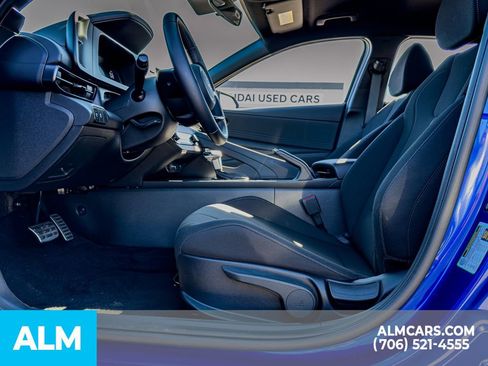 Used 2025 Hyundai Elantra Sport image 12