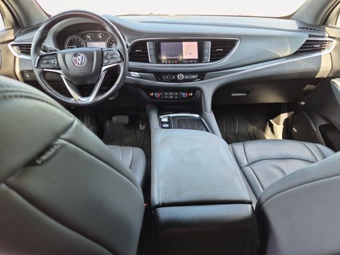 Used 2022 Buick Enclave Essence w/ Experience Buick Package FWD image 3