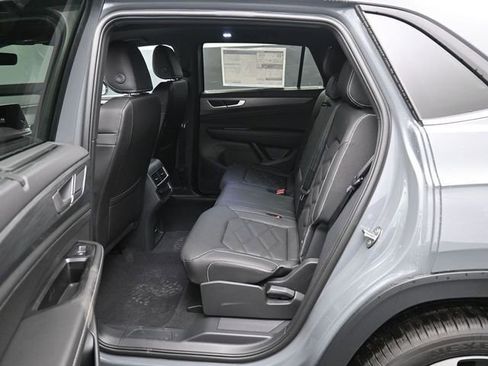 New 2026 Volkswagen Atlas Cross Sport SE image 11