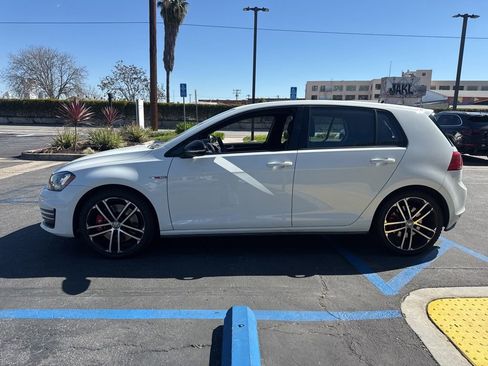 Used 2017 Volkswagen GTI Sport image 2