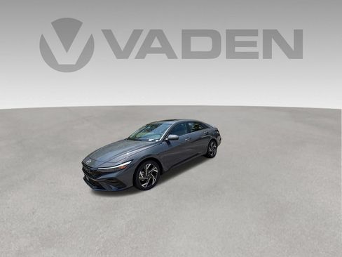 New 2026 Hyundai Elantra Limited FWD image 1