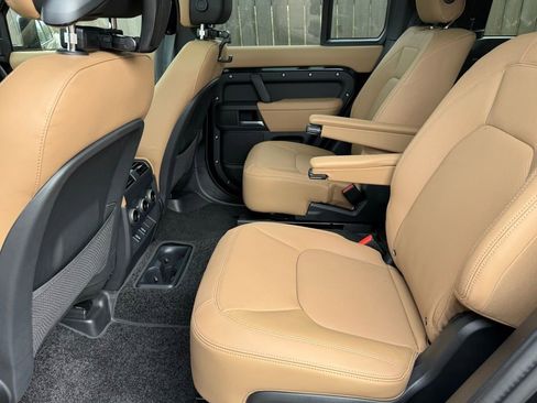 New 2026 Land Rover Defender 130 X-Dynamic SE AWD/4WD image 34