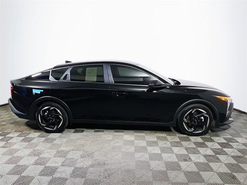 Used 2025 Kia K4 EX image 9