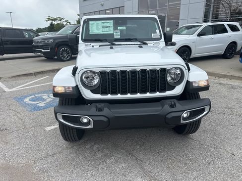 New 2025 Jeep Gladiator Sport image 9