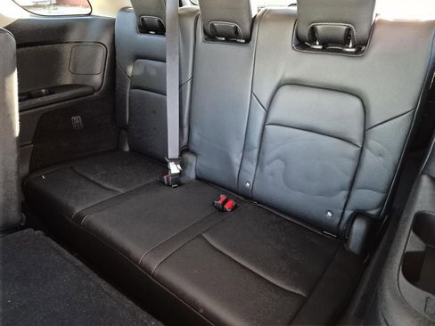 Used 2022 Nissan Pathfinder SL image 16