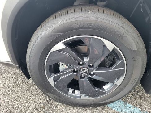 New 2026 Nissan Rogue SV AWD/4WD image 12
