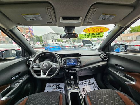 Used 2021 Nissan Kicks SR image 13