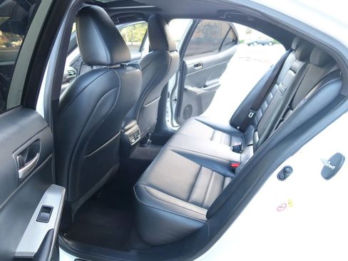 Used 2018 Lexus IS 300 F Sport RWD image 19