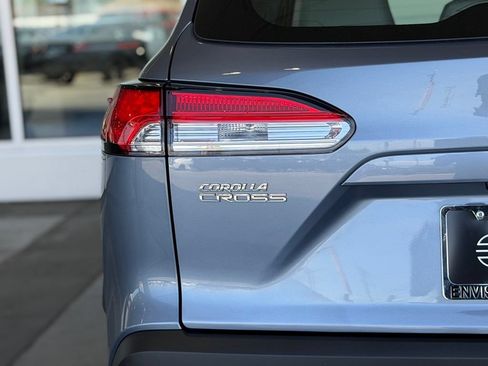 Used 2022 Toyota Corolla Cross L FWD image 11